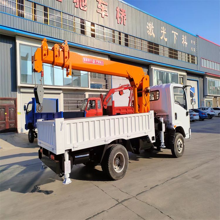 霸州市三轮随车吊定制 农用改装机自备吊中瑞长期出售